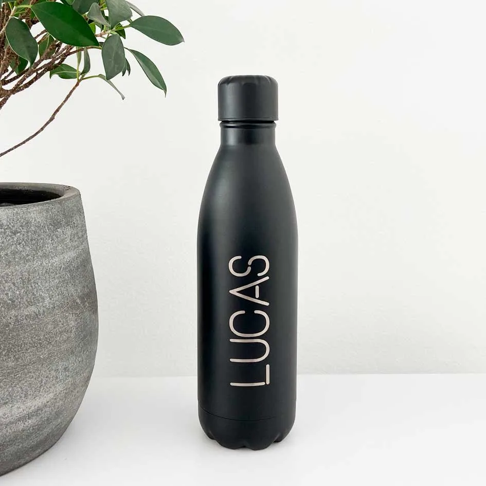 Botella grabada de diferentes colores. Personal Gift Ávila