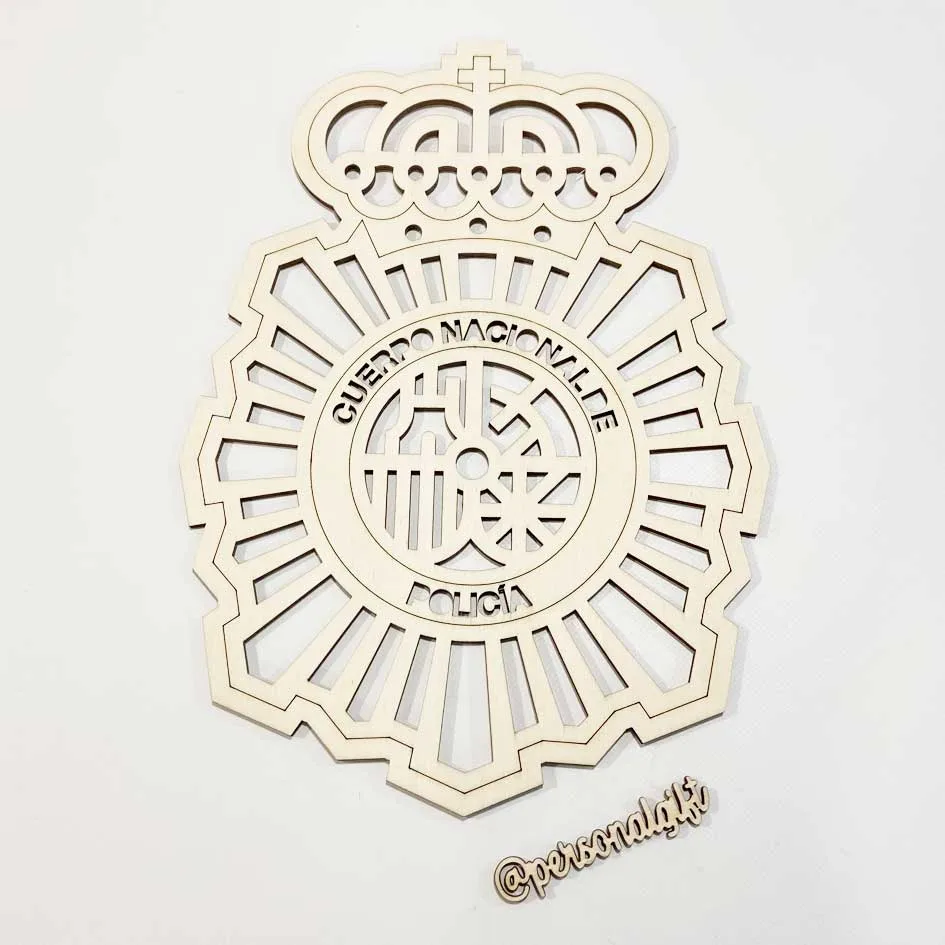 Escudo de policía de madera. Personal Gift Ávila